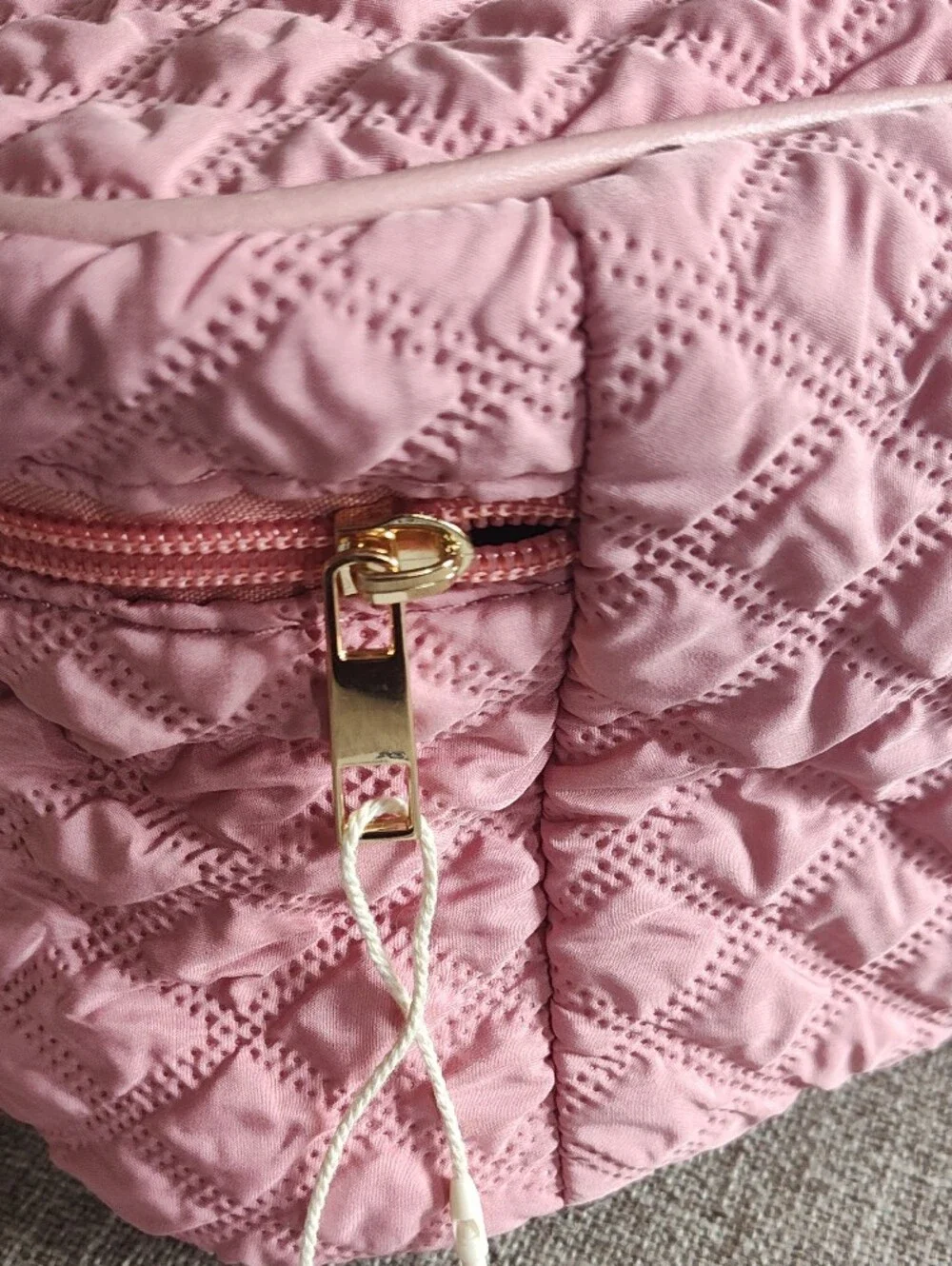 Yoolife Pink Quilted Zippered Travel Case with Handle And  'B' Glittered Patch
